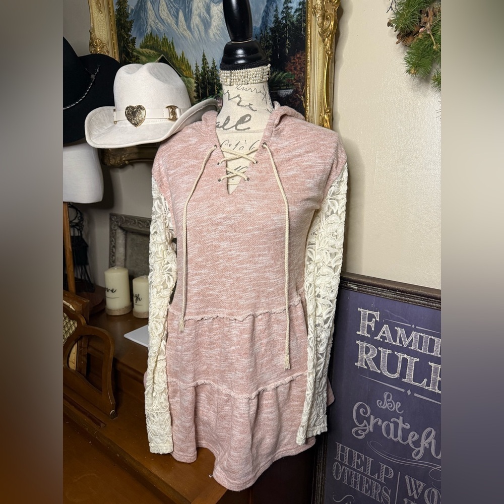 Women's Pink Lace Sleeve Hoodie Top - Picture 3 of 8